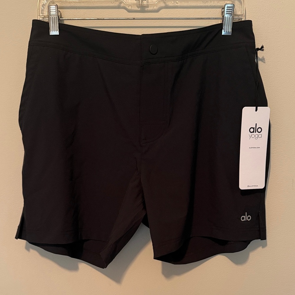 ALO Yoga Men's Black Board Shorts